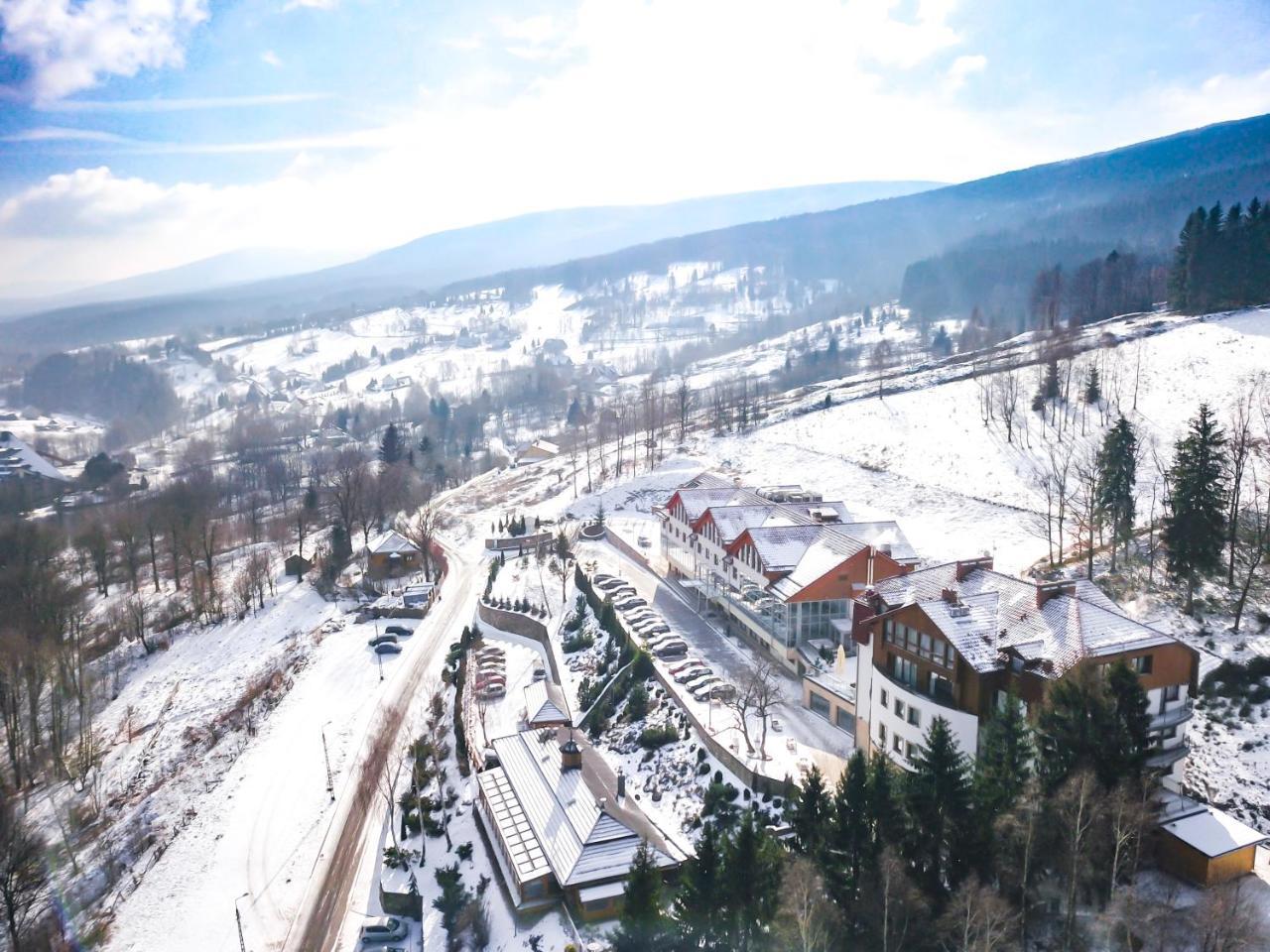 Hotel & Medi-Spa Bialy Kamien Сверадув-Здруй Экстерьер фото